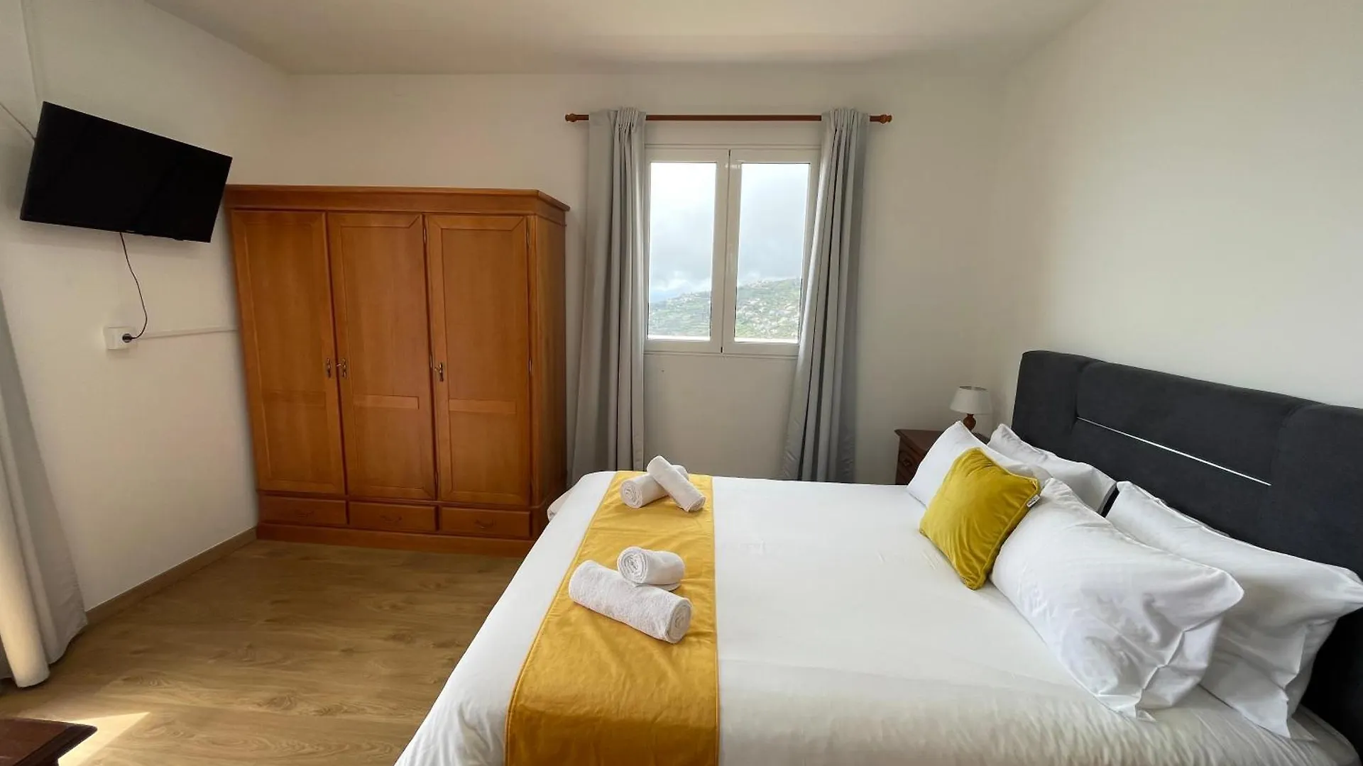 Infinite Balcony Apartment Arco da Calheta  Portugal
