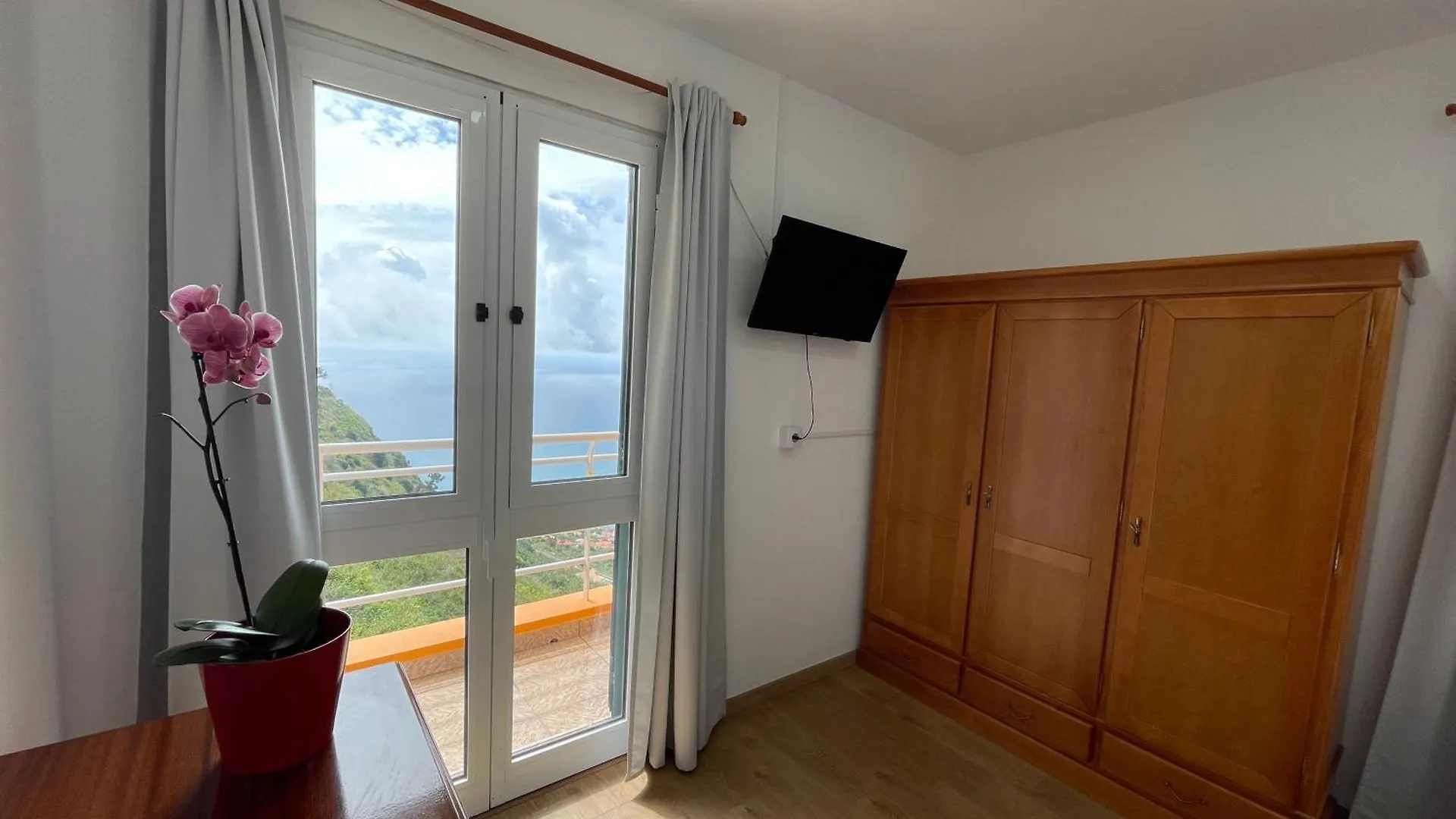 Infinite Balcony Apartment Arco da Calheta  Arco da Calheta (Madeira)